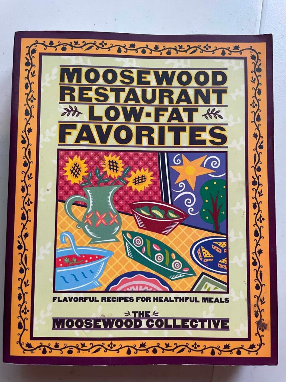 Moosewood Restaurant Low-Fat Favorites Cookbook 300+ Healthy  Recipe, 465 pages